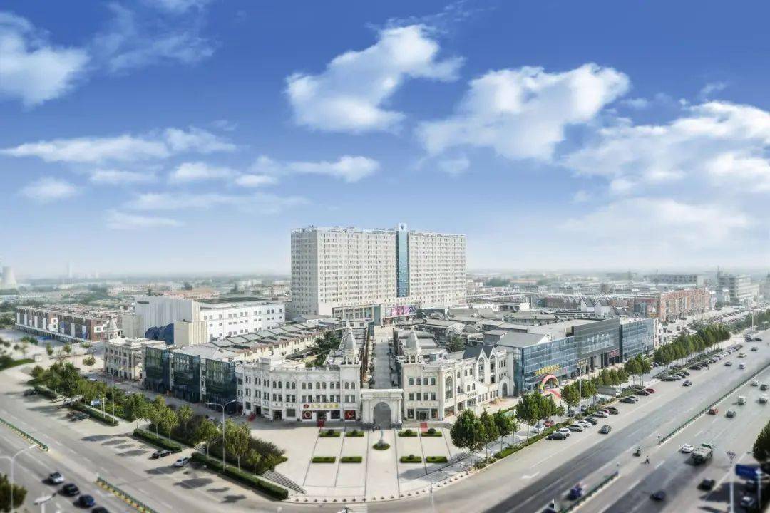 据有关部门统计,昌乐县珠宝从业人员5万余人,珠宝,饰品加工,销售企业