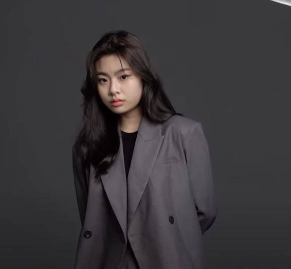 《釜山行》孔刘女儿"秀安"长大啦,15岁褪去稚嫩越