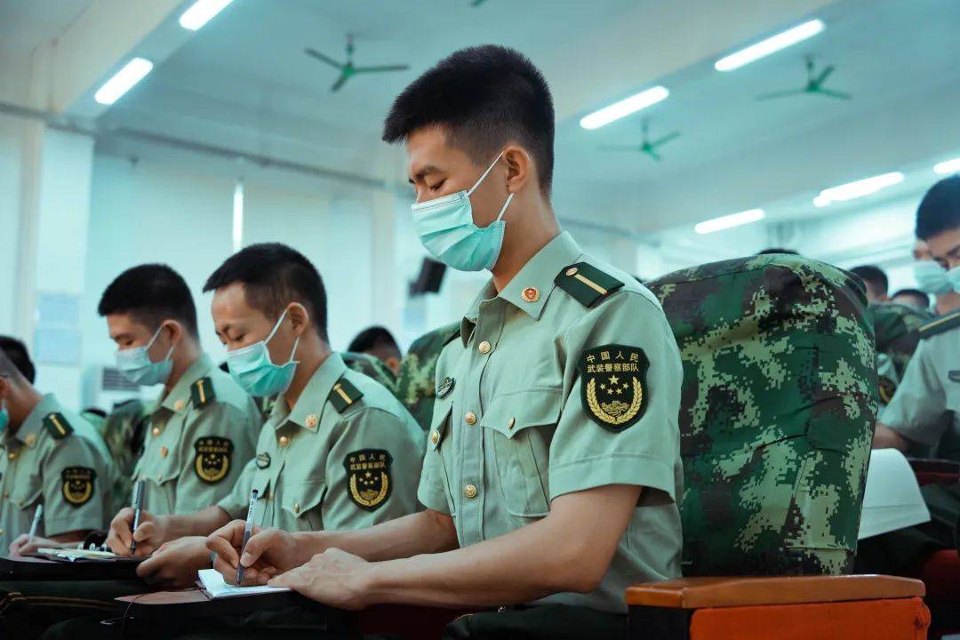 军校毕业学员奔赴战位，新排长是如何炼成的？