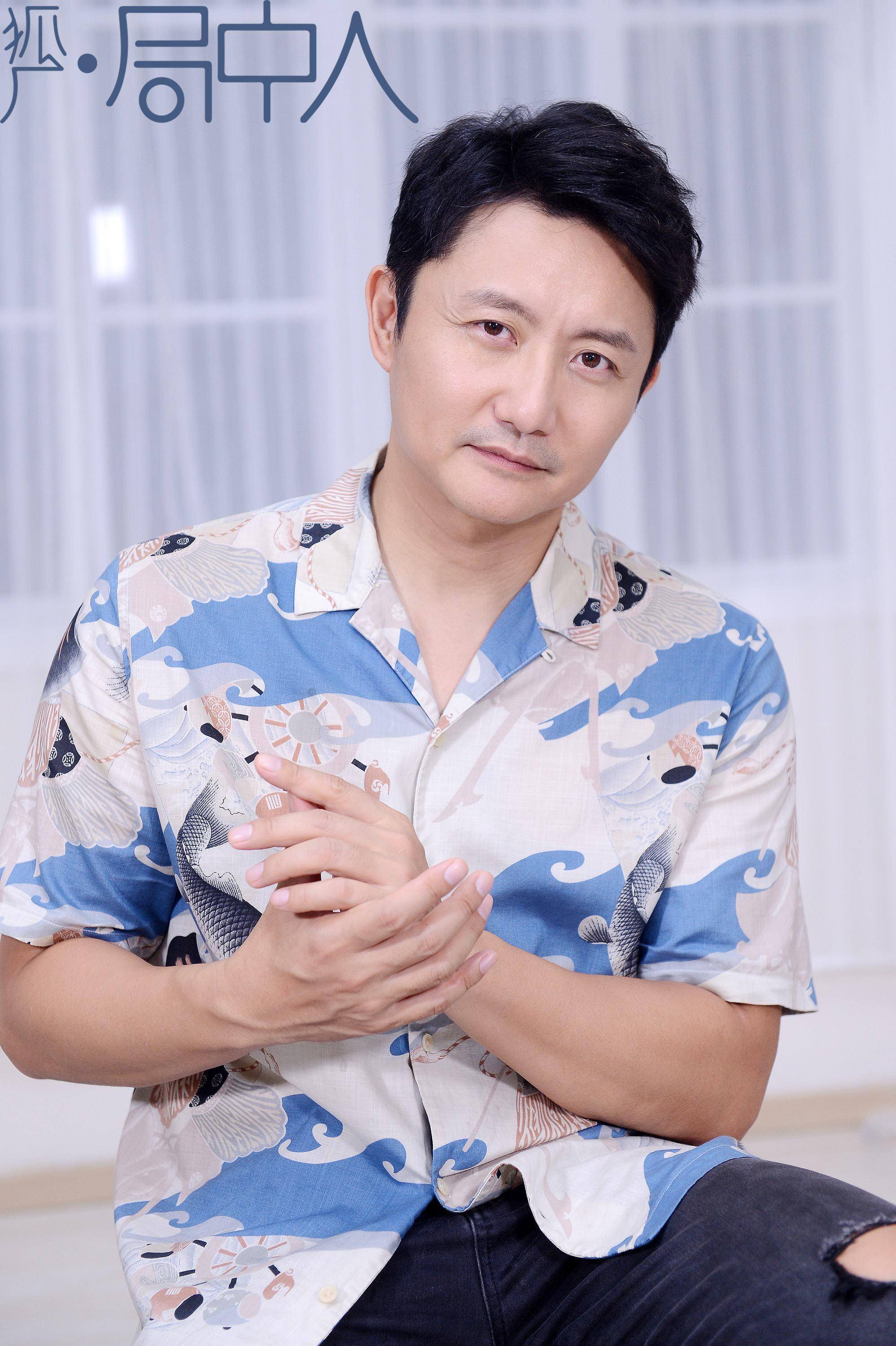 48岁的涂松岩,曾自曝被富婆追求,闪婚后将美貌妻子