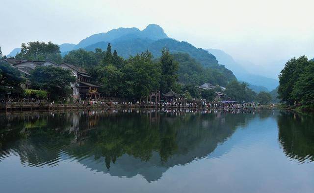 四川又发现一小众旅行地，还能看见吊脚楼和老街，满满的川西风味