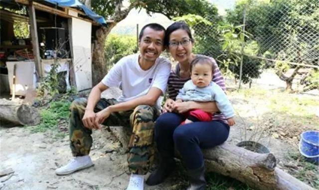 归隐乡间的港大硕士,与妻子住22平米小屋,13年没买过一件新衣服_莫
