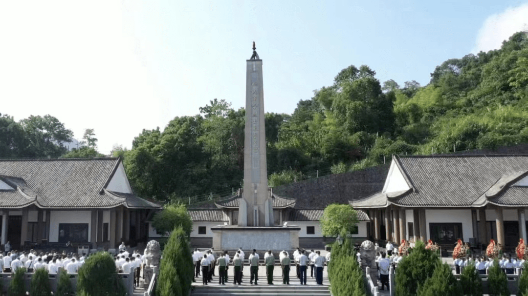 永嘉举行向烈士敬献花篮仪式_红色_街道_纪念碑