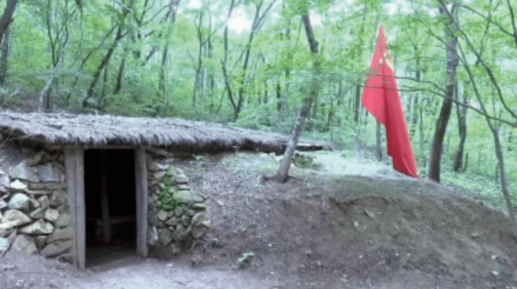 ▉龙道沟抗联密营遗址由于和尚帽子密营区被敌人破坏，抗联一师将新的休