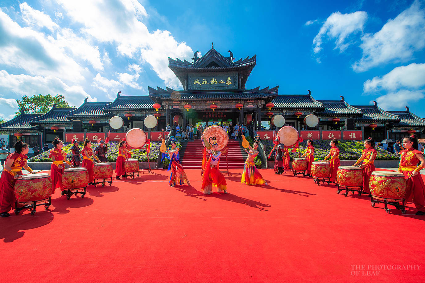 国庆假期象山影视城推出敦煌舞，三位演员惊艳全场，游客不淡定了