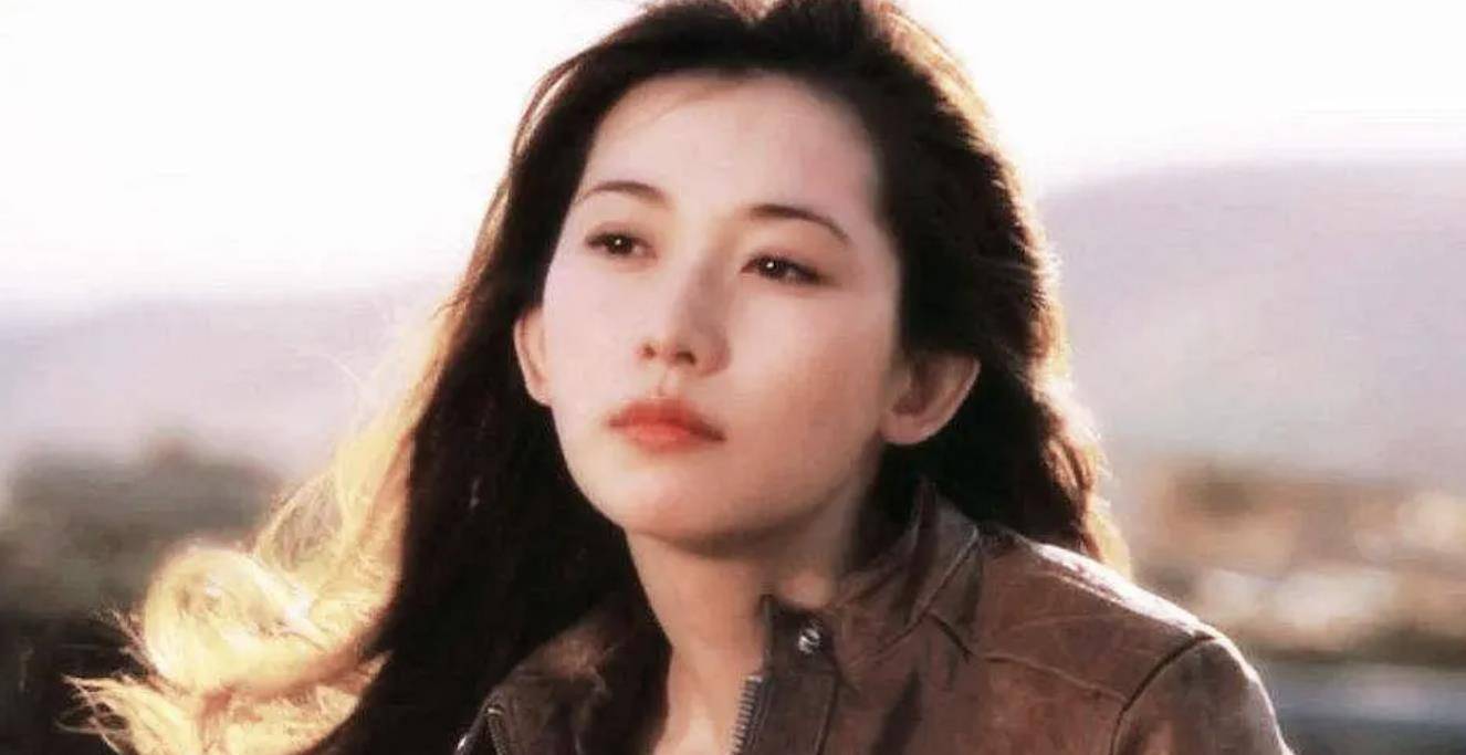 小强诚瑜伽导师：前“米乐M6 M6米乐台湾第一美女”林志玲54岁依旧(图11)