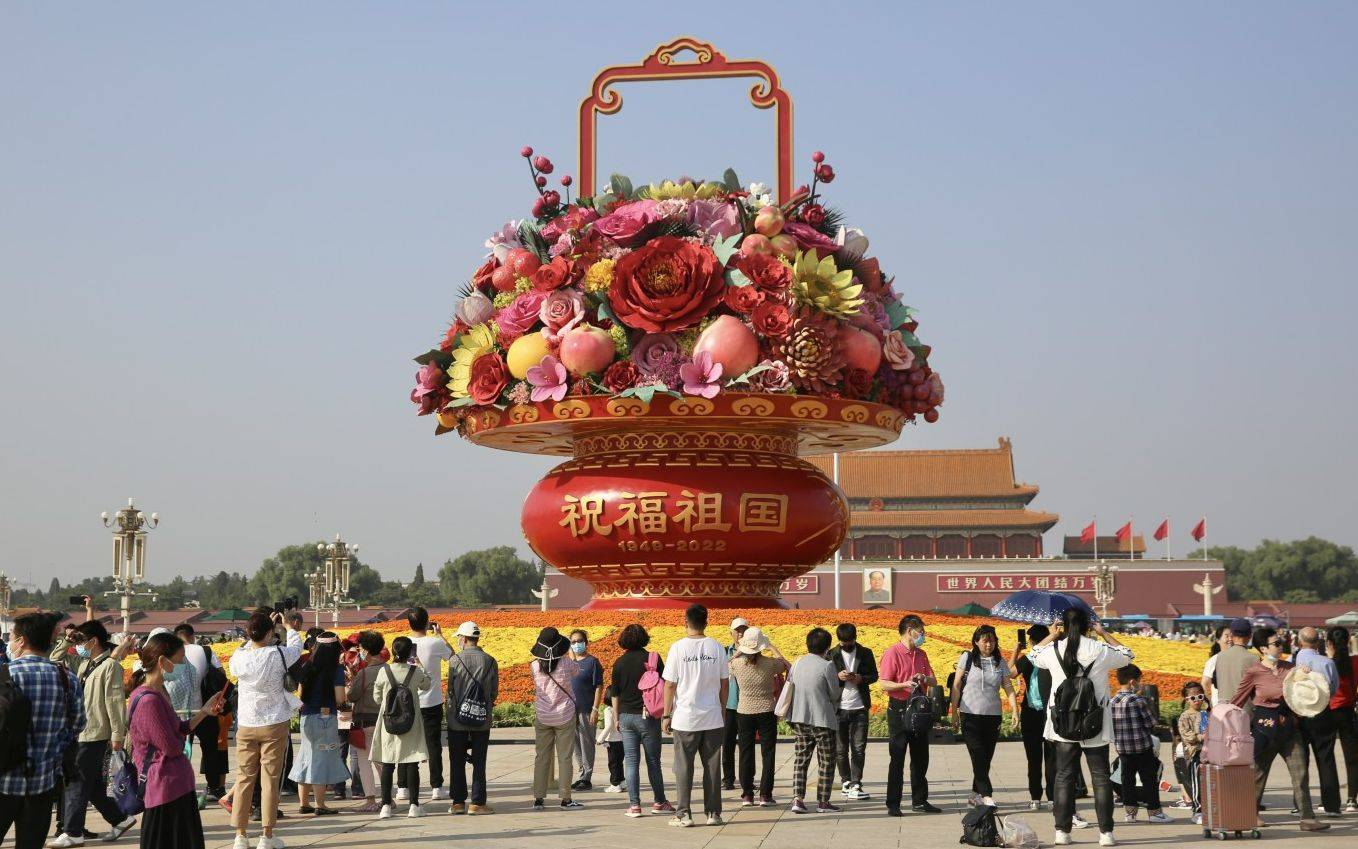 不惧大风，天安门广场“祝福祖国”花果篮主体有抗风“隐藏技”