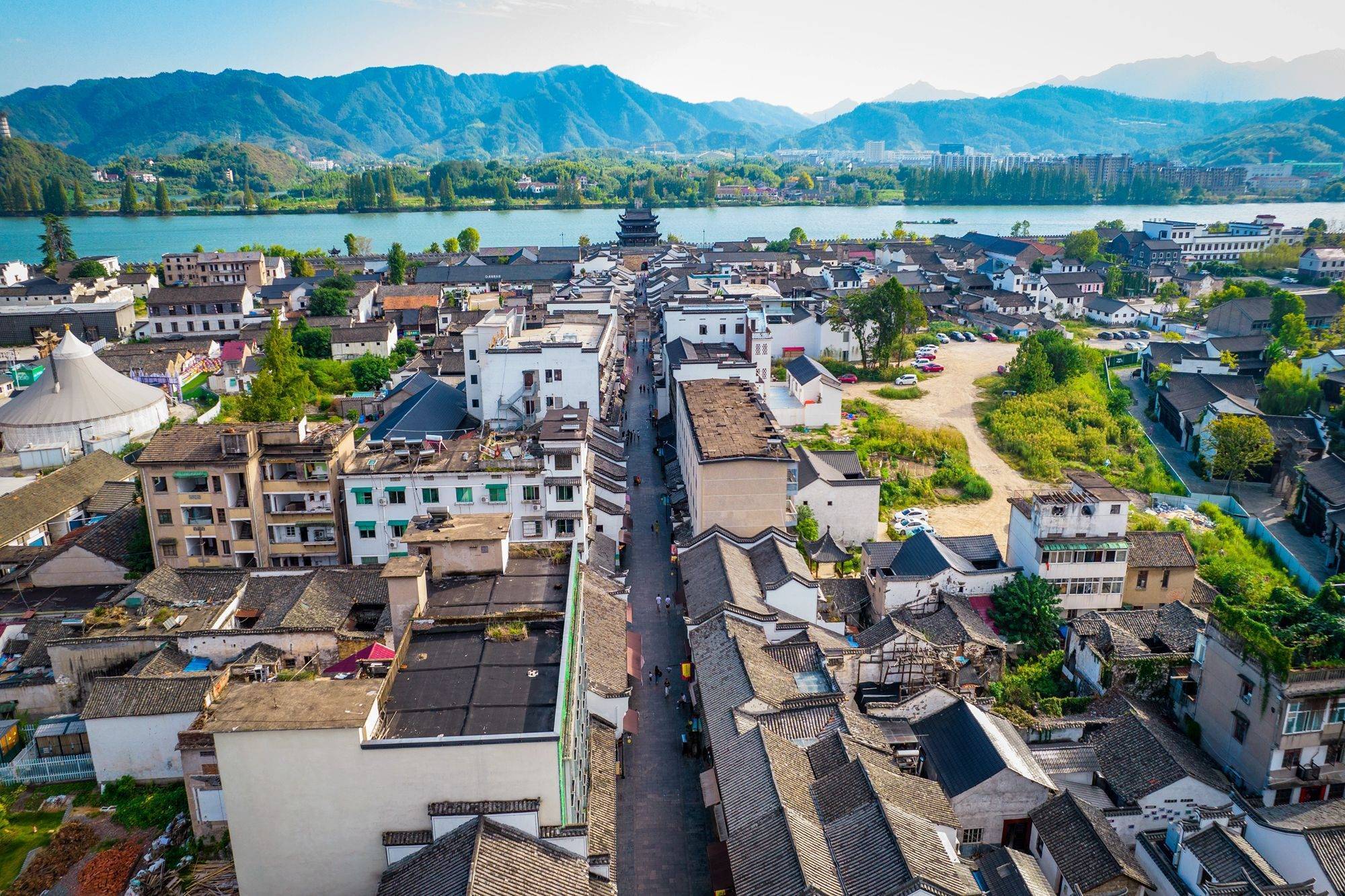 浙江建德有一座千年古城，历史悠久古迹多，藏着你想不到的美