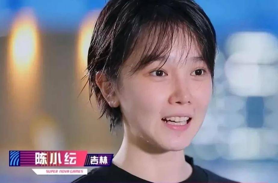 泳坛美女陈小纭,为何含泪退出去家队,迅速成名但令人
