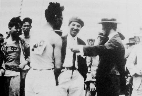 1932�꣬��һ���˴����й�ȥ������˻ᣬ�����˾�����ȴӮ ...