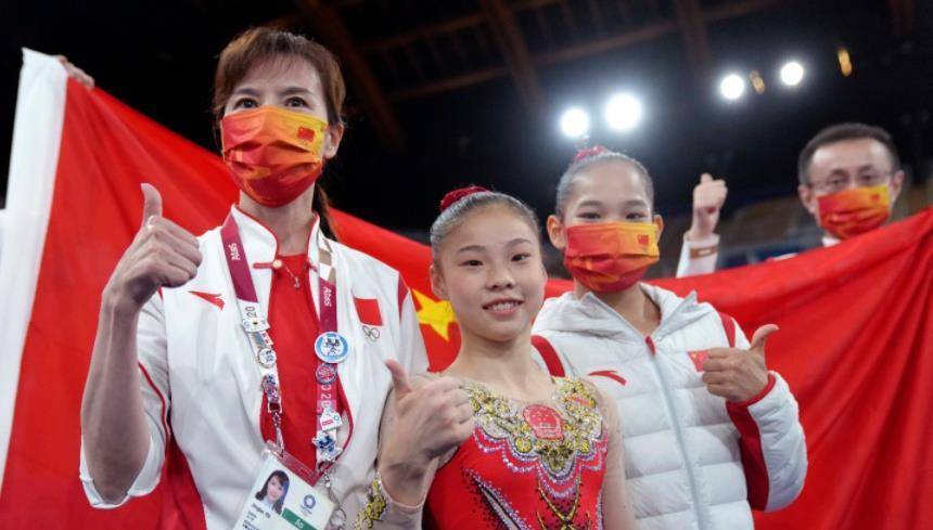 管晨辰在东京奥运会体操女子平衡木比赛中,表现惊艳,击败了体操界超级