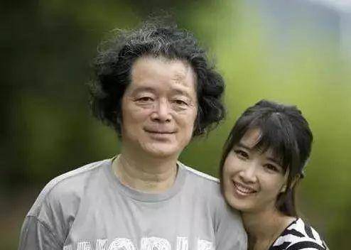 地进入了婚姻,生了孩子,在婚后也完全没有尽到一个做妻子做妈妈的责任