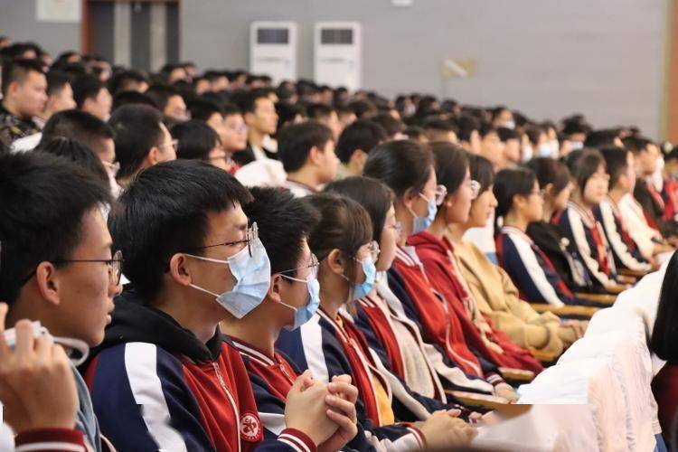 2022年山东省青少年科普报告百校行活动走进潍坊_科学