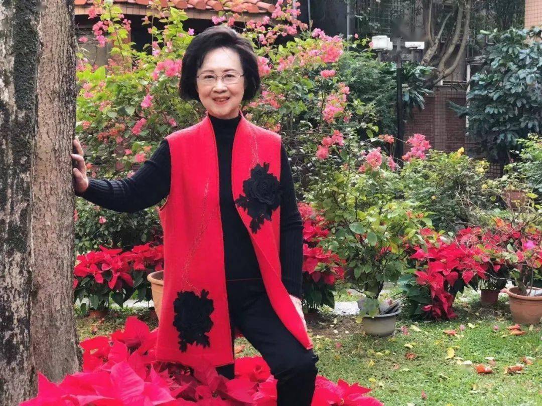84岁琼瑶:花葬丈夫,隐居5.