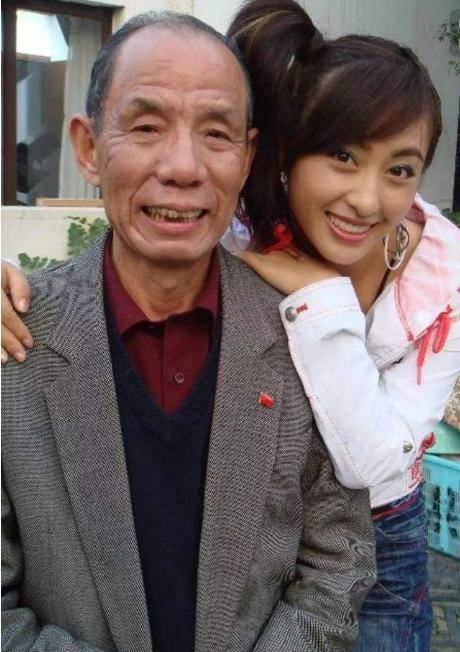 被导演跪求演戏的魏宗万,演了38年的戏买不起房