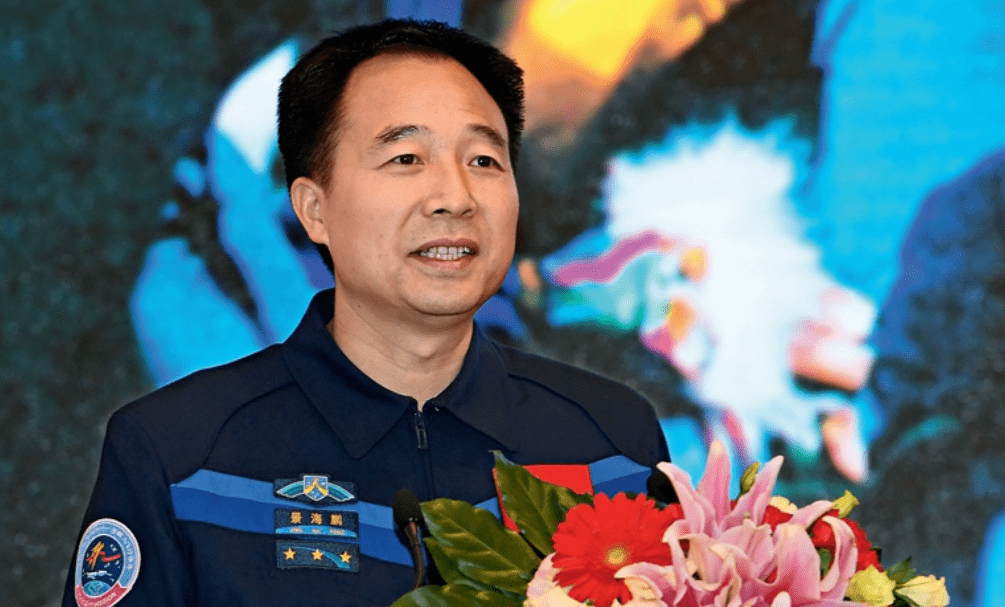 景海鹏的妻子张萍：曾给丈夫写“太空情书”，每天都在等电话