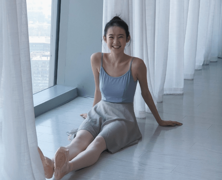 张艺凡"纯素颜照"被疯传,失去美颜滤镜的待遇,颜