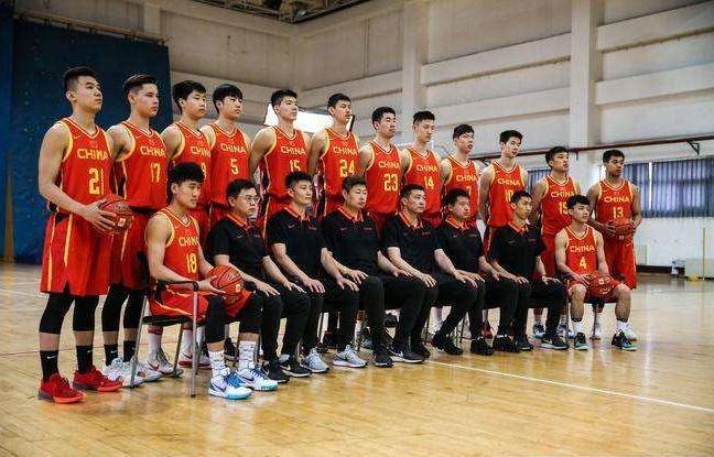 尘埃落定，中国篮协摊牌了，组建中国男篮二队，郭士强担任主锻练