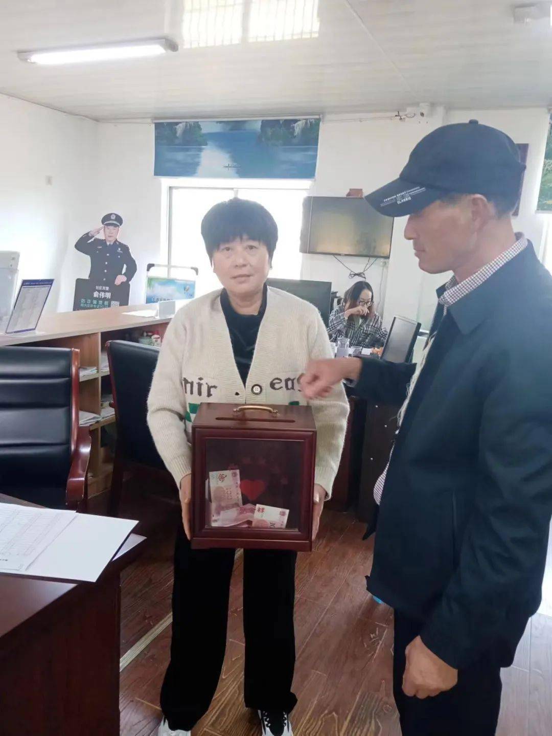 诸暨95岁老人去世，家属简办白事，省下的钱捐给村里！