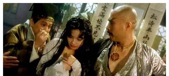 一位，其就是舒淇这位演员了；凭借《玉蒲团之玉女心经》而正式的成名。