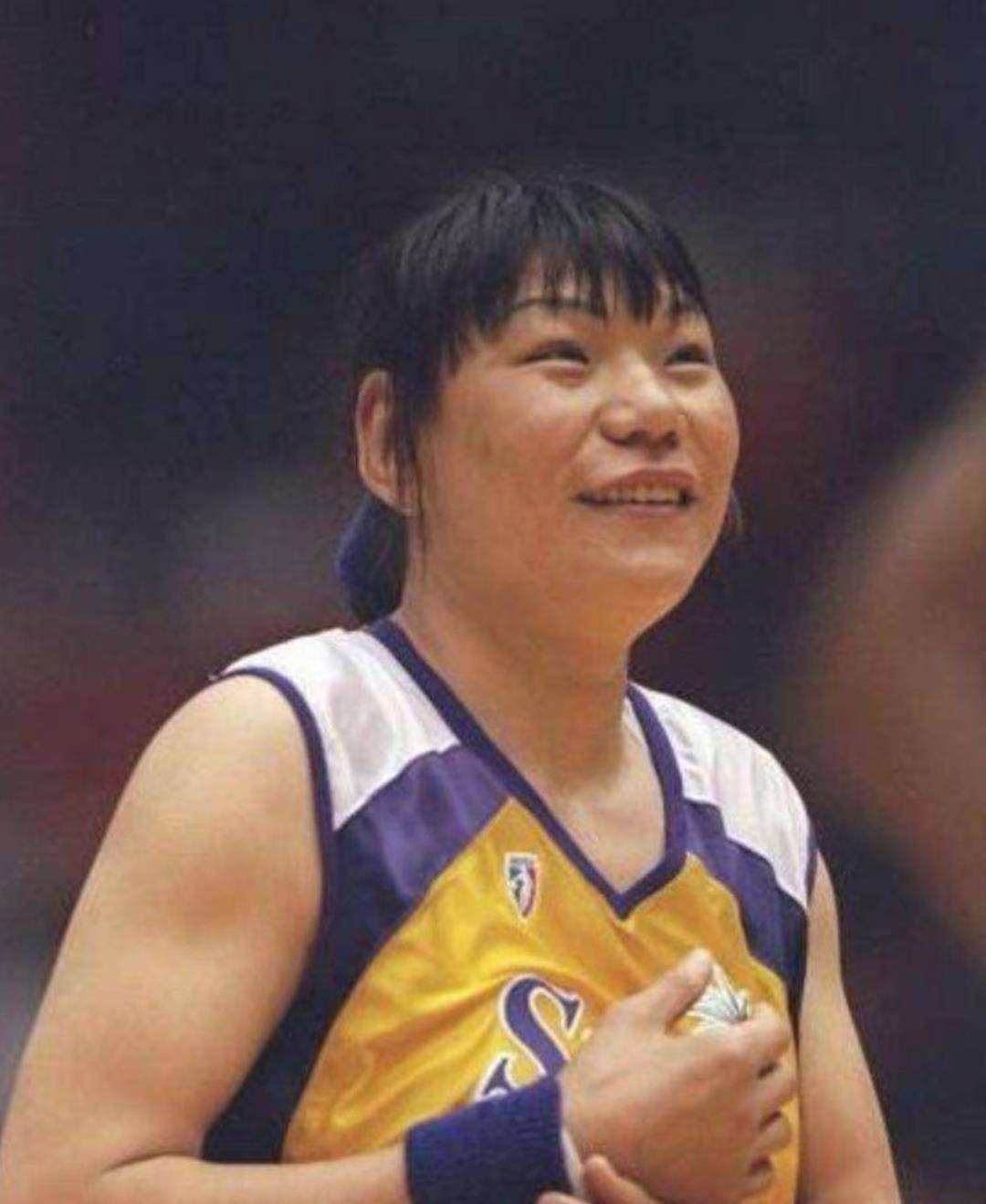 原创
            平民逆袭的篮球明星，姚明的前辈—郑海霞