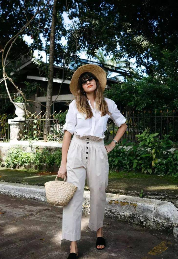 原创
  阔腿裤早退圈了,2022流行的是“纸袋裤”,百搭显瘦,谁穿谁知道 第9张 原创
  阔腿裤早退圈了,2022流行的是“纸袋裤”,百搭显瘦,谁穿谁知道 第9张