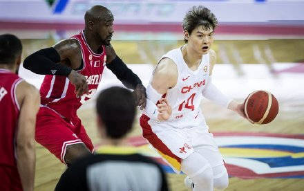 中国男篮提早两轮晋级世界杯正赛
