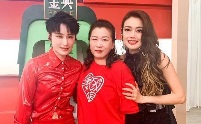 �����2������ҹ�����ϼ�������ֳ�׷�ǣ����Ű�֥�ȿ��ĺ�Ӱ