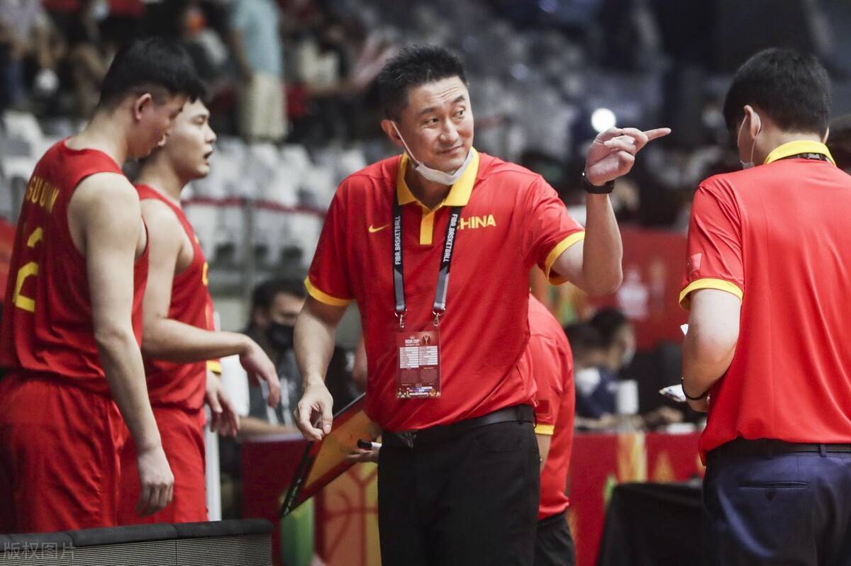 杜锋辛苦了！执鞭中国男篮15胜6负，胜率超越7成，将来仍有望回归