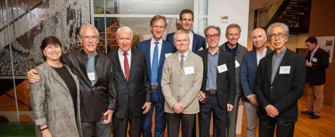 �人��լ�ġ�����������������һ�ر��ۺ���