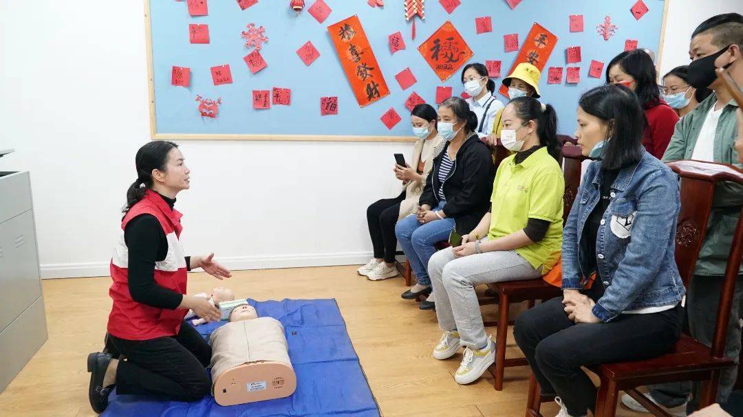 CQ9电子 CQ9传奇电子应急救援、瑜伽训练实践中心的公益培训很实用(图1)