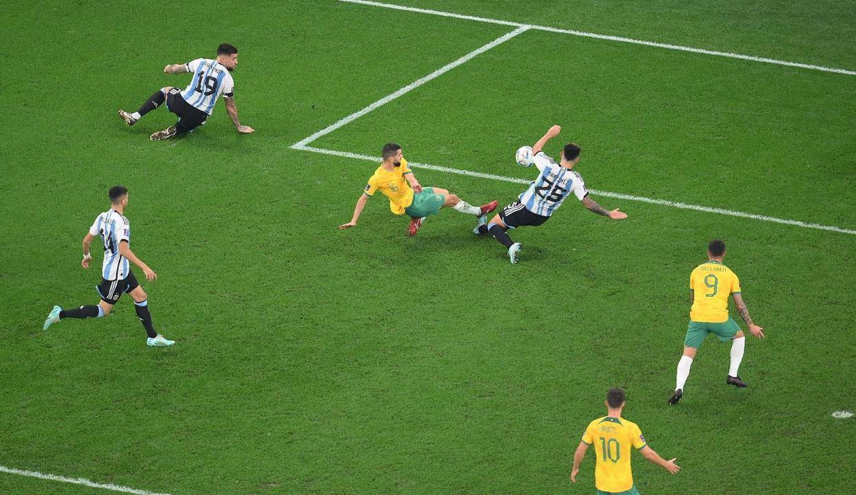 2-1！梅西里程碑之夜破门，阿根廷挺进8强，四分之一决赛死拼荷兰