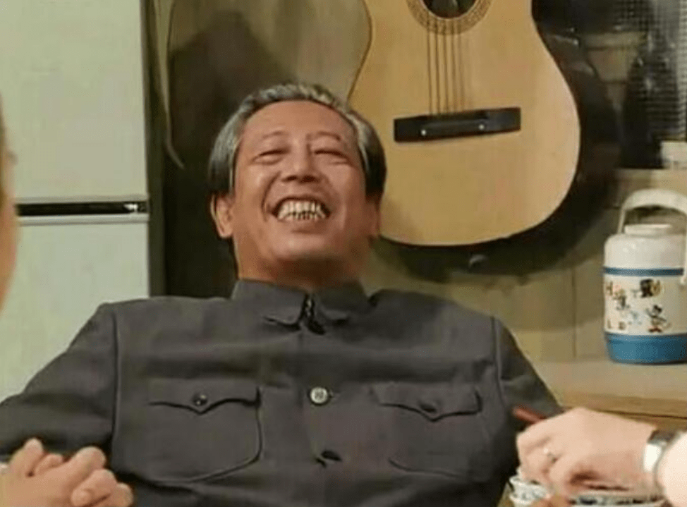演员文兴宇:一天两三包烟,患癌去世15年,遗孀的坚持
