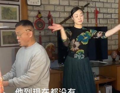 云吞他爹:靠优雅催婚爆火,招式令人猝不及防,他到底什么来头?