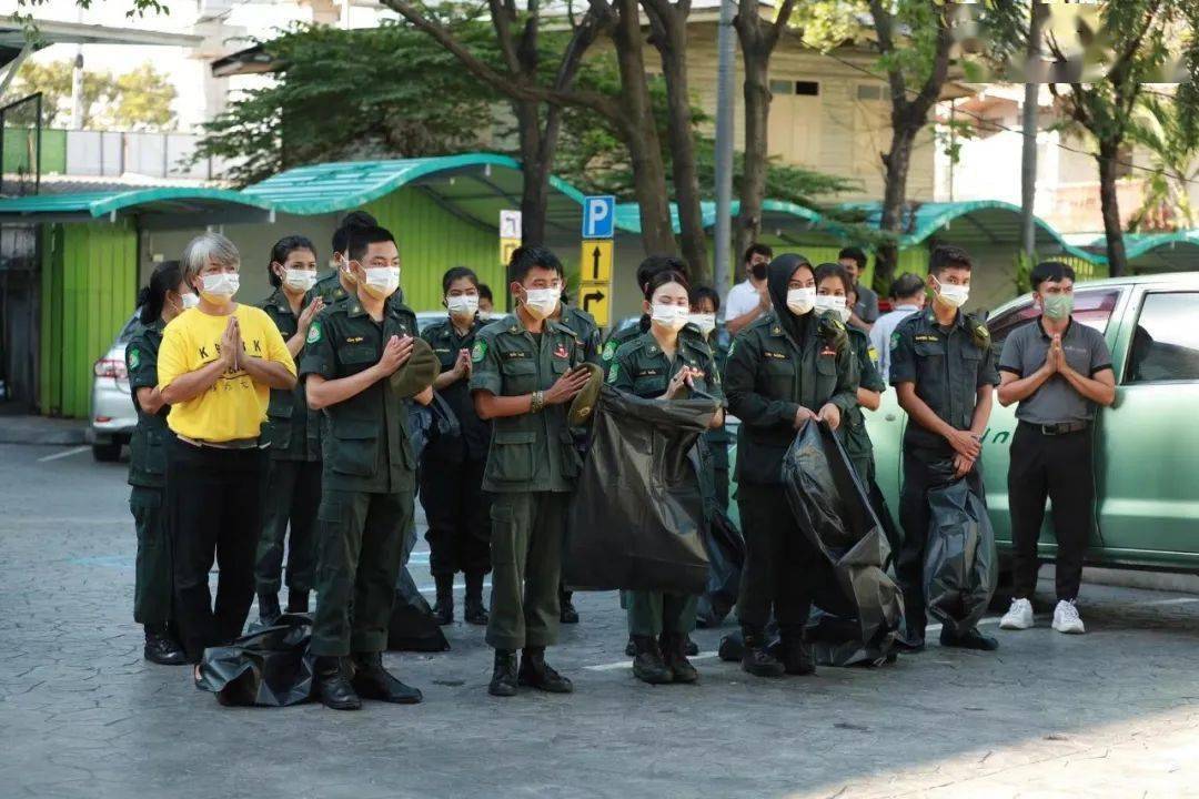 泰国国庆节父亲节 | 泰国格乐大学热诚祝愿您的父亲和已经做父亲的您与安康快乐同业！