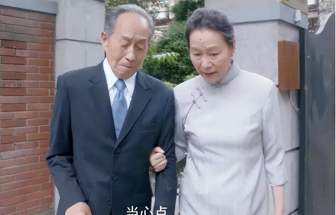 奚美娟的儿子奚男：不到满月被爸爸分手，鼓舞67岁母亲再婚