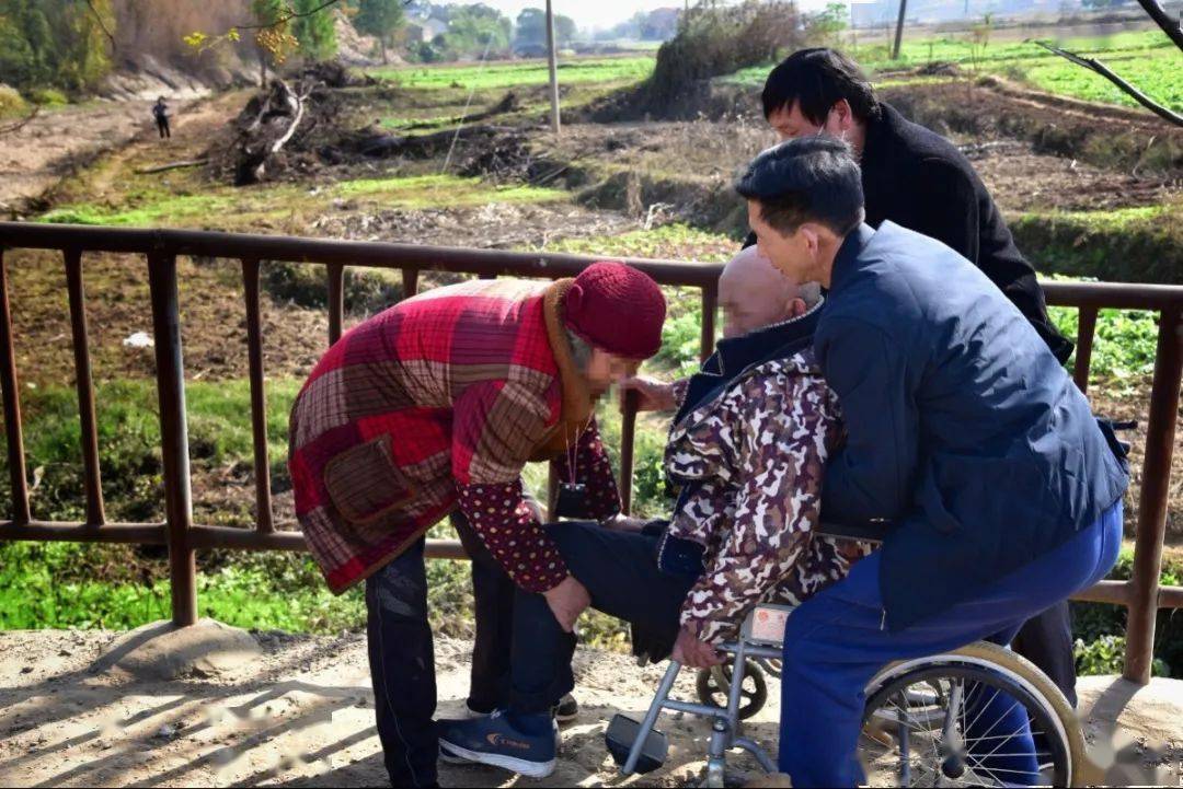 寒冬，那些奔波在乡下的身影如斯温暖……