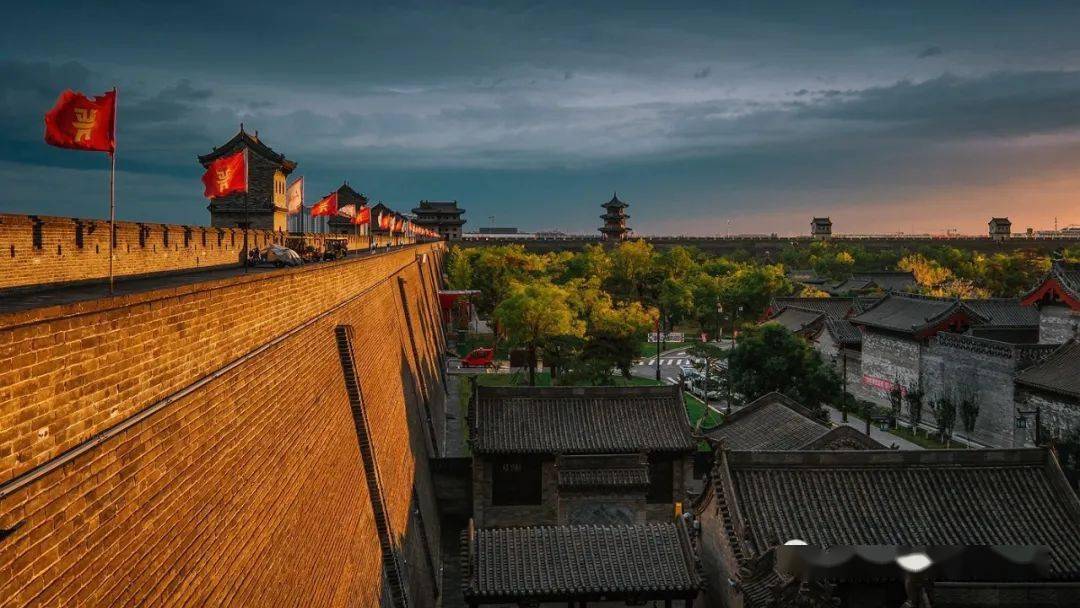 张张都是壁纸！张艺谋《满江红》带火太原古城之后: 山西文旅财产应学会从“借光”到“造光”