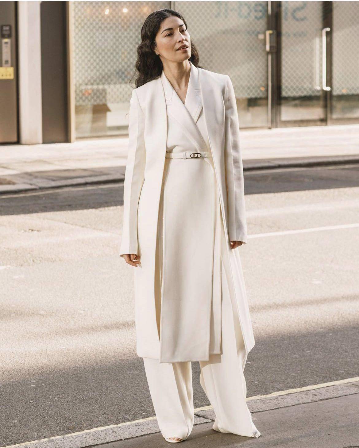 宝藏时尚人分享,她稳稳拿捏职场时尚精髓,潇洒大女人气场好帅