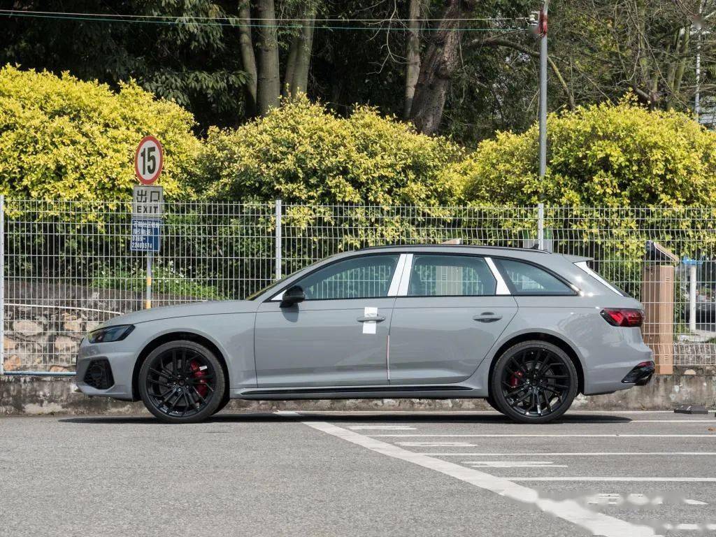 2023µRS 4¿µRS 5 Sportback װ浽ʵ