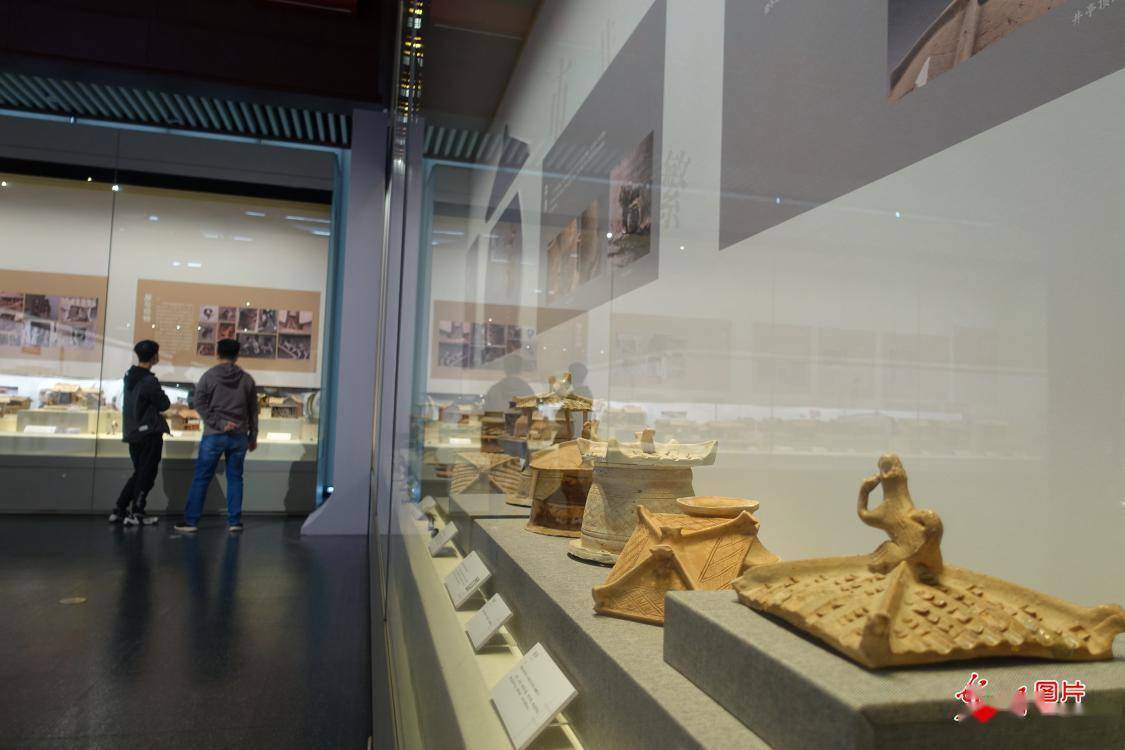 广州出土汉代建筑模型明器展开展PP电子的官方网站