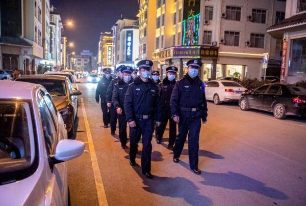 警方提醒：涉黄“小卡片”上的二维码不克不及扫！