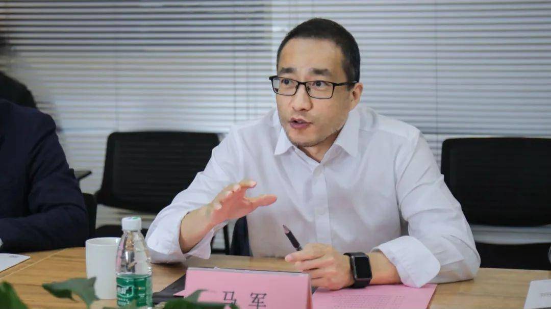 中国奥园集团执行董事、联席总裁马军介绍了奥园集团的发展历程和经营现