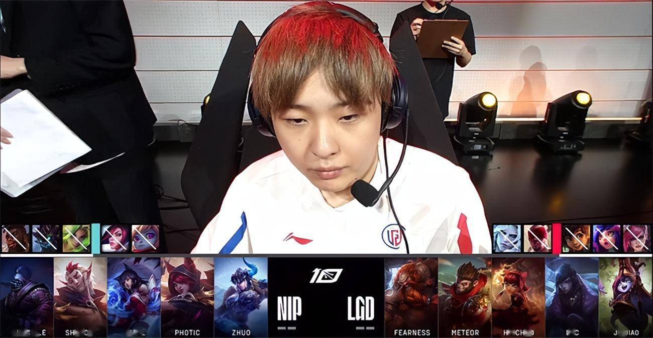 LOL-LPL：Photic金克丝大招怒抢大龙，NIP让一逃二LGD解锁两连胜