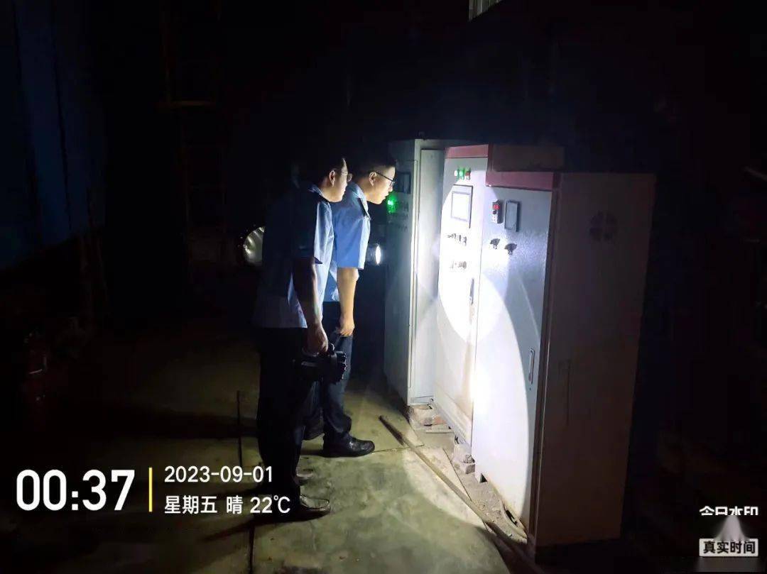 亿博电竞 亿博官网安全生产 台头镇：护航企业安全环保——深入开展“零点夜查”行动(图3)