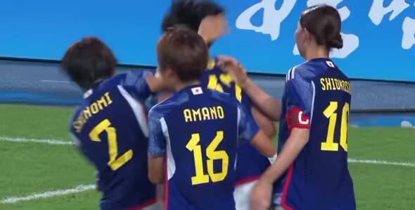 大崩盘了...第43分钟古贺塔子铲射世界波破门，中国女足再丢一球1-4无法取胜日本