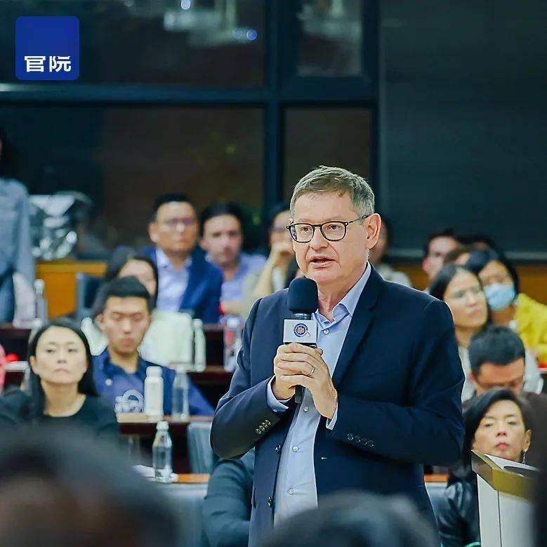 ������ȫ���ܲü�CEO˼���֣������ִ��ԣ���Ʒ�������� ...