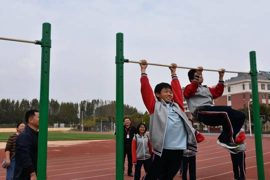 厉害了!莱西这个学校的体育课有了“AI”老师 厉害了!莱西这个学校的体育课有了“AI”老师