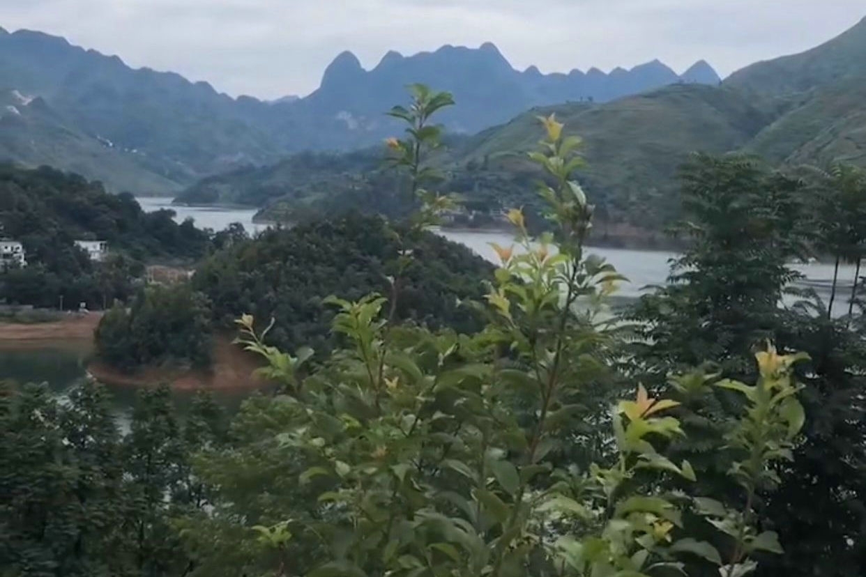 航拍七星伴月龙周总督一门父子将星祖坟风水堪称极贵风水宝地
