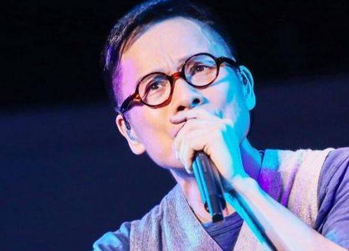 娱乐圈有很多明星都是靠唱歌出名的,而且有的歌手是